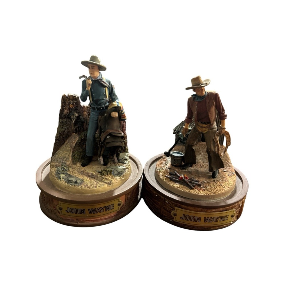 JOHN WAYNE HAND PAINTED‎ SET OF TWO SCULPTURE FRANKLIN MINT LIMITED EDITION